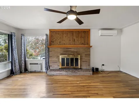1402 SE Court Avenue Roseburg OR 97470