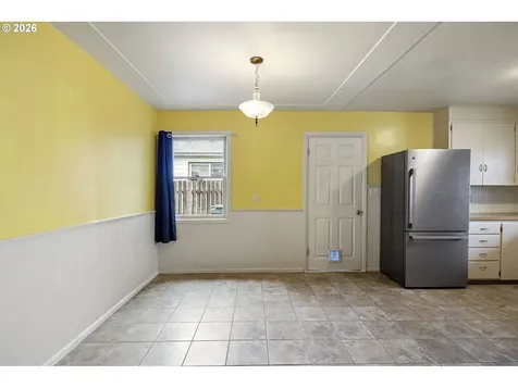 1402 SE Court Avenue Roseburg OR 97470