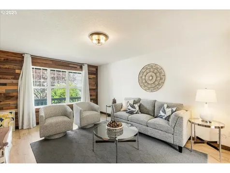 110 W Lauren Court Newberg OR 97132