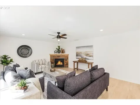 110 W Lauren Court Newberg OR 97132