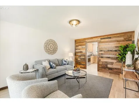 110 W Lauren Court Newberg OR 97132