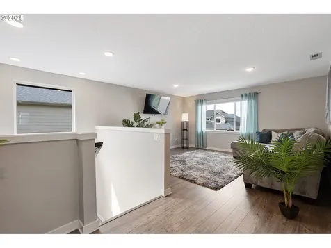 2151 SE 10th Place Canby OR 97013