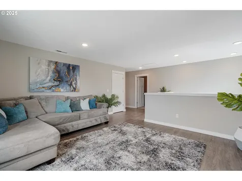 2151 SE 10th Place Canby OR 97013