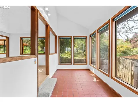 350 Loma Linda Lane Eugene OR 97405
