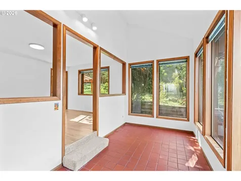 350 Loma Linda Lane Eugene OR 97405