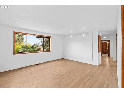 350 Loma Linda Lane Eugene OR 97405