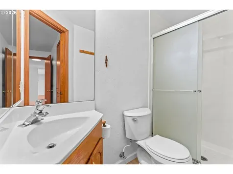 350 Loma Linda Lane Eugene OR 97405