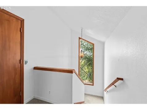 350 Loma Linda Lane Eugene OR 97405
