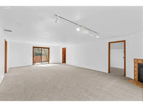 350 Loma Linda Lane Eugene OR 97405