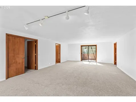 350 Loma Linda Lane Eugene OR 97405