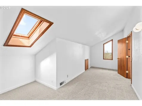 350 Loma Linda Lane Eugene OR 97405