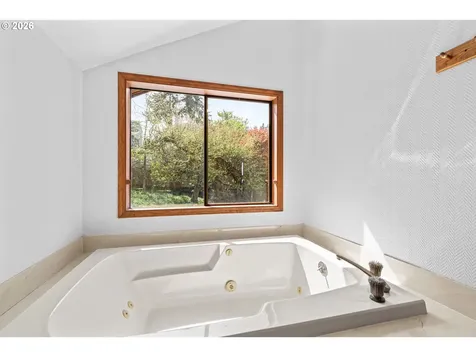 350 Loma Linda Lane Eugene OR 97405