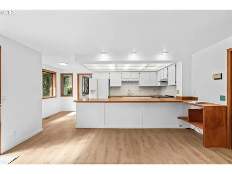 350 Loma Linda Lane Eugene OR 97405