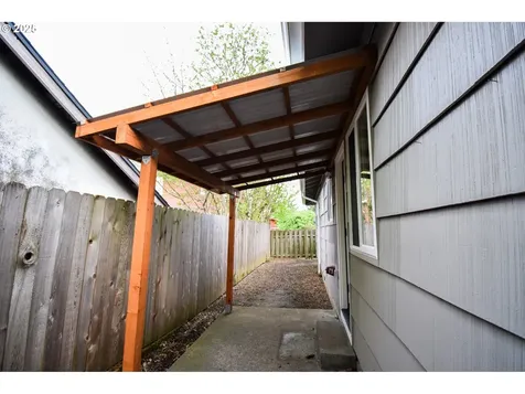 9145 NE Glisan Street Portland OR 97220