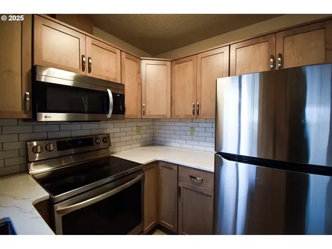 9145 NE Glisan Street Portland OR 97220