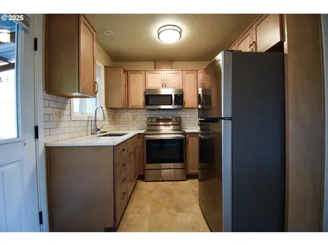 9145 NE Glisan Street Portland OR 97220