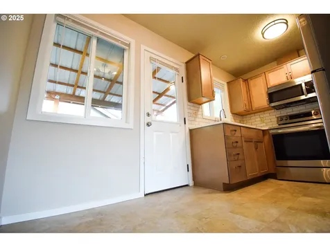 9145 NE Glisan Street Portland OR 97220