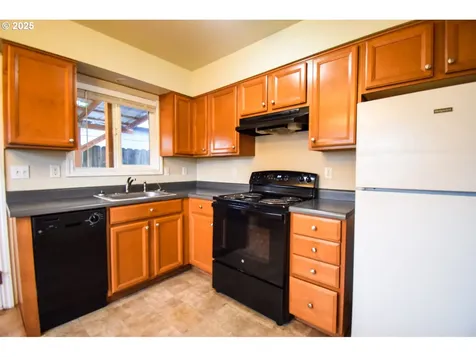 9145 NE Glisan Street Portland OR 97220