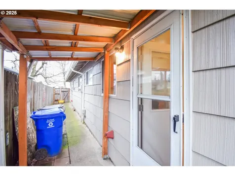 9145 NE Glisan Street Portland OR 97220