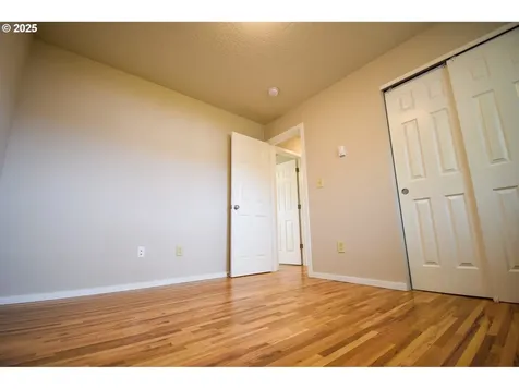 9145 NE Glisan Street Portland OR 97220
