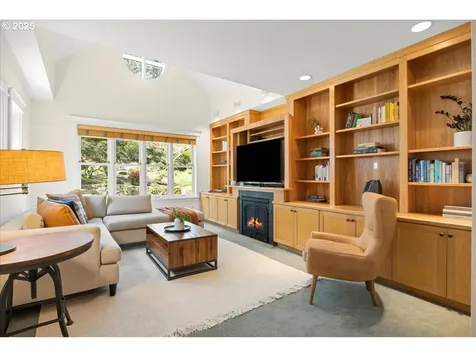 1509 S Carey Lane Portland OR 97219