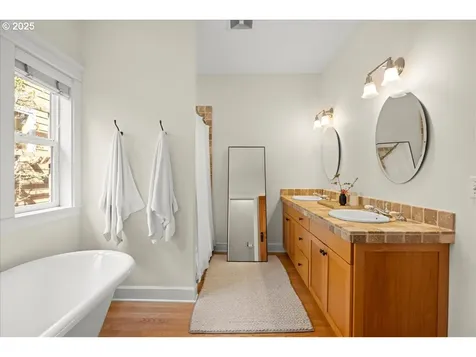 1509 S Carey Lane Portland OR 97219