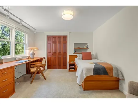 1509 S Carey Lane Portland OR 97219