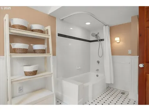 1509 S Carey Lane Portland OR 97219