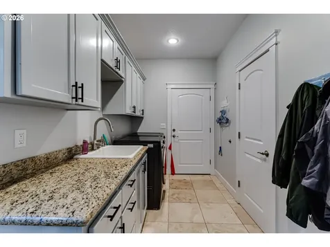 75990 Reservoir Road Cottage Grove OR 97424
