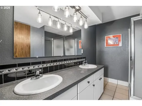 10015 NW 17th Avenue Vancouver WA 98685