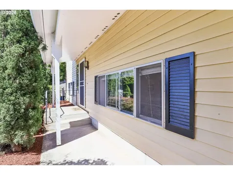 10015 NW 17th Avenue Vancouver WA 98685
