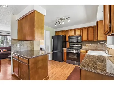 10015 NW 17th Avenue Vancouver WA 98685