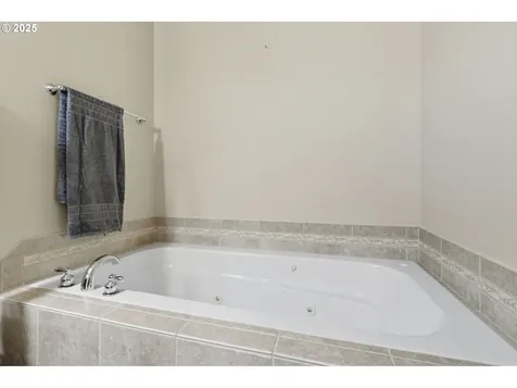 2132 N 3rd Street Washougal WA 98671