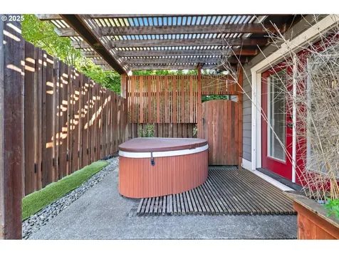 2132 N 3rd Street Washougal WA 98671