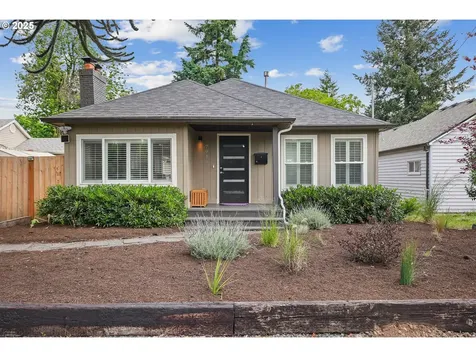 7913 SE Henderson Street Portland OR 97206
