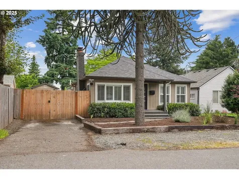 7913 SE Henderson Street Portland OR 97206