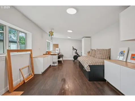 7913 SE Henderson Street Portland OR 97206
