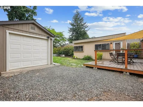 7913 SE Henderson Street Portland OR 97206