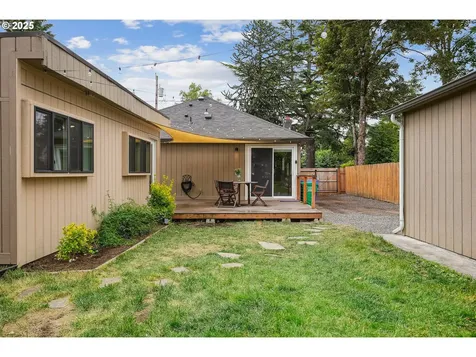 7913 SE Henderson Street Portland OR 97206