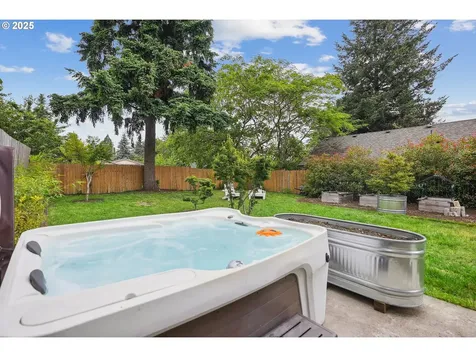7913 SE Henderson Street Portland OR 97206