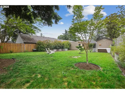 7913 SE Henderson Street Portland OR 97206