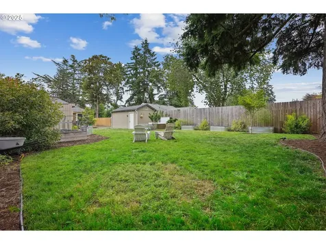 7913 SE Henderson Street Portland OR 97206