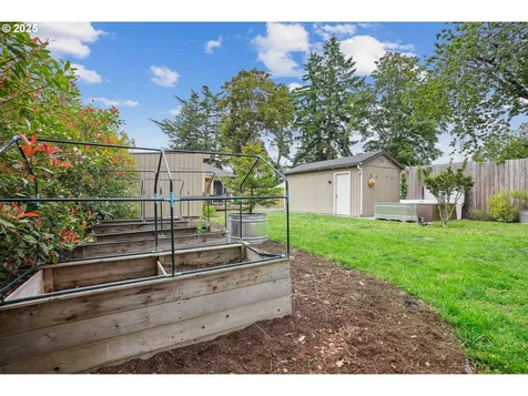 7913 SE Henderson Street Portland OR 97206