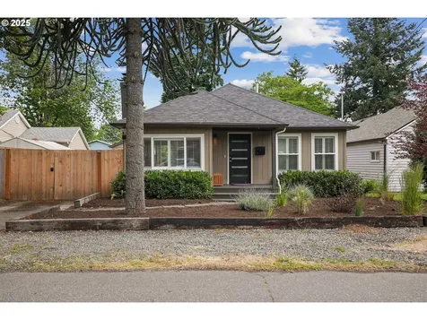 7913 SE Henderson Street Portland OR 97206