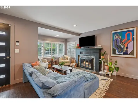 7913 SE Henderson Street Portland OR 97206