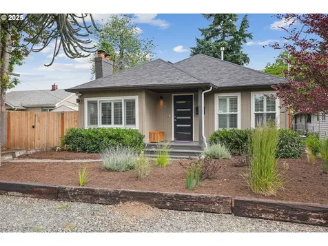 7913 SE Henderson Street Portland OR 97206