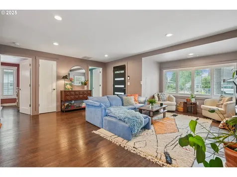 7913 SE Henderson Street Portland OR 97206