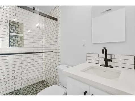 604 S Vermont Street Portland OR 97219