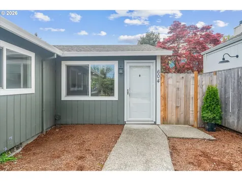 604 S Vermont Street Portland OR 97219