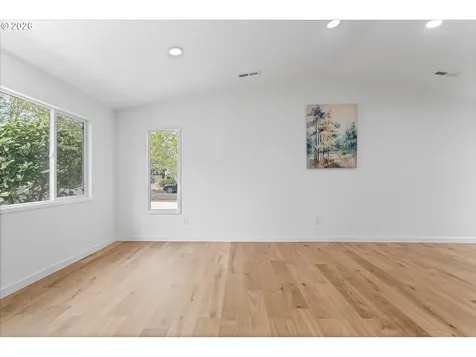 604 S Vermont Street Portland OR 97219